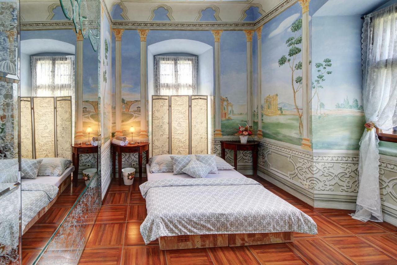 Dum Zameckych Kaplanu Hotel Valec Luaran gambar